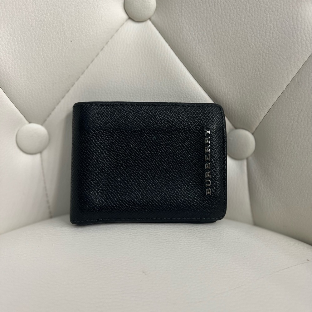 Burrbery wallet - men